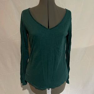 Long sleeve V-Neck tee